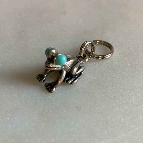 Vintage Silver Frog Necklace Pendant With Turquoise Eyes - Picture 1 of 6